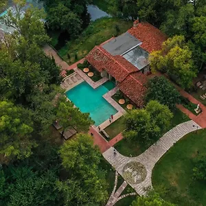 Hotel Gjuetise Albania